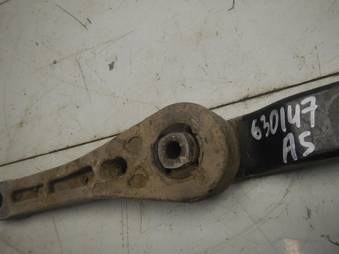 Опора двигателя задняя