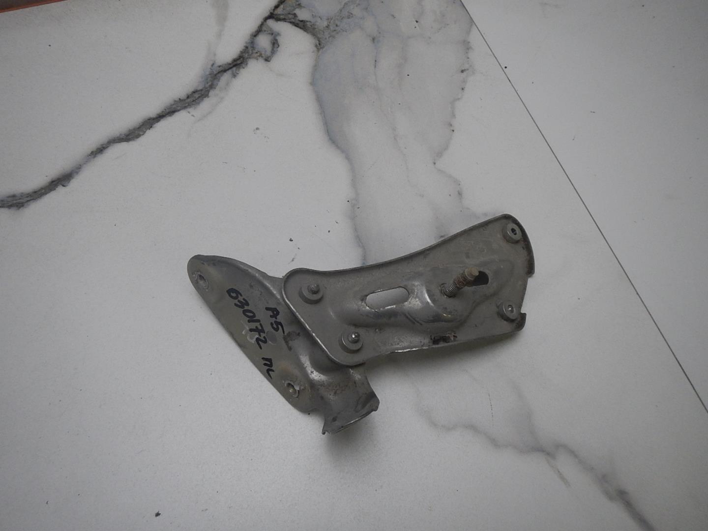 Кронштейн крепления крыла