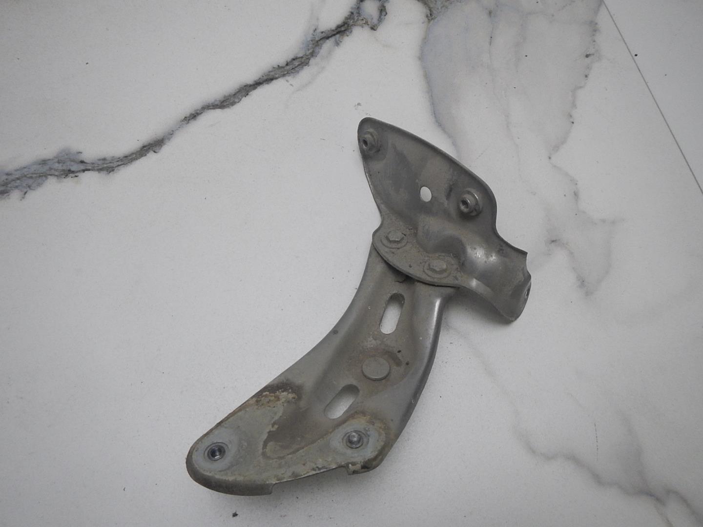 Кронштейн крепления крыла