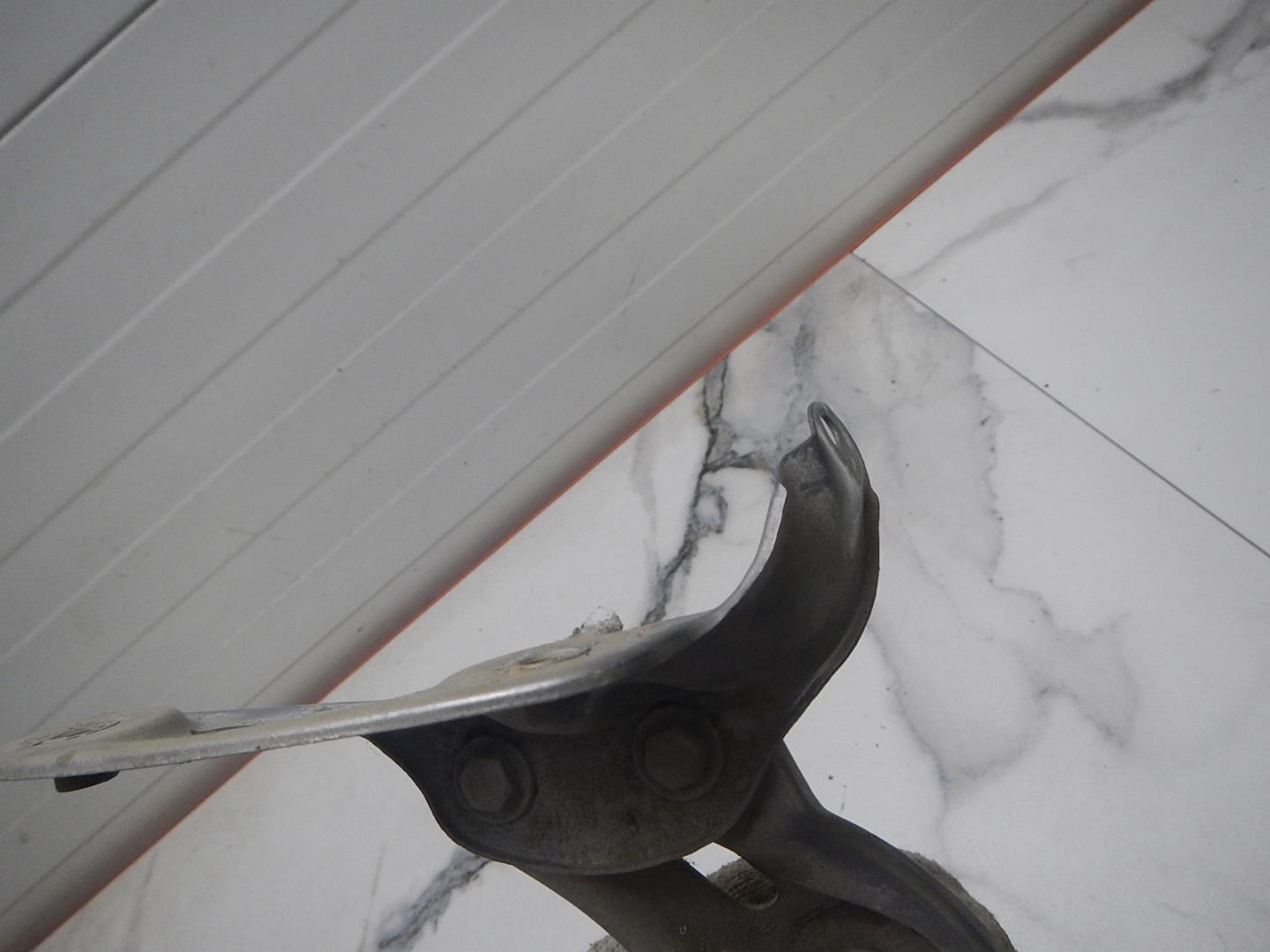 Кронштейн крепления крыла