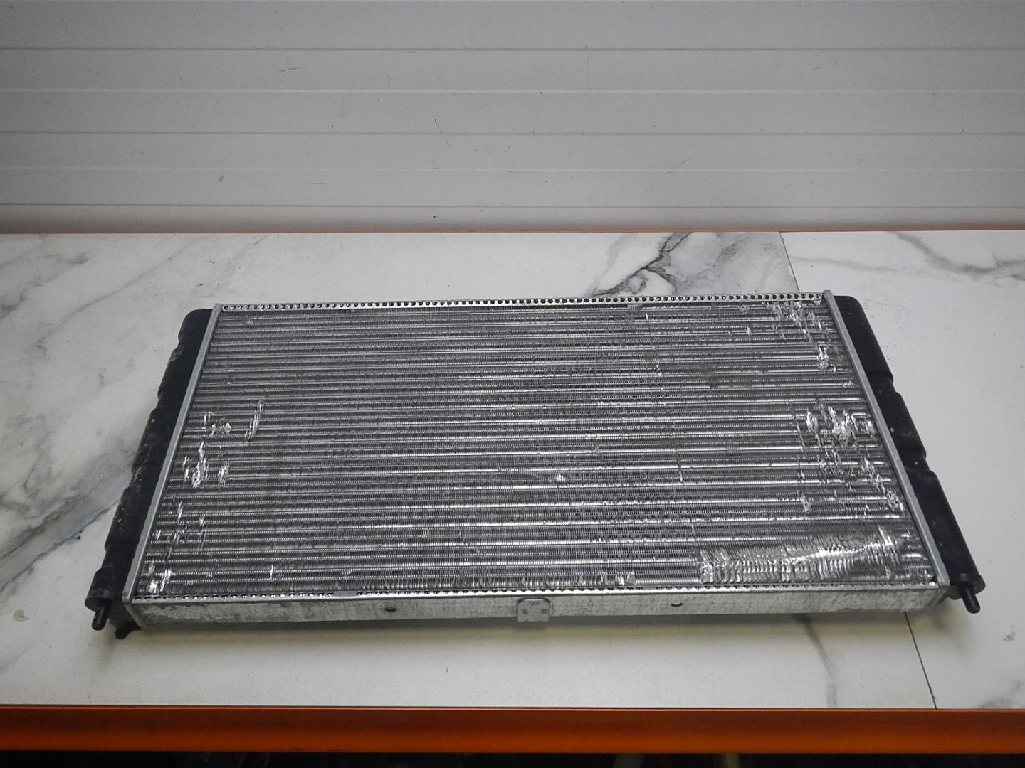 Радиатор охлаждения двигателя основной