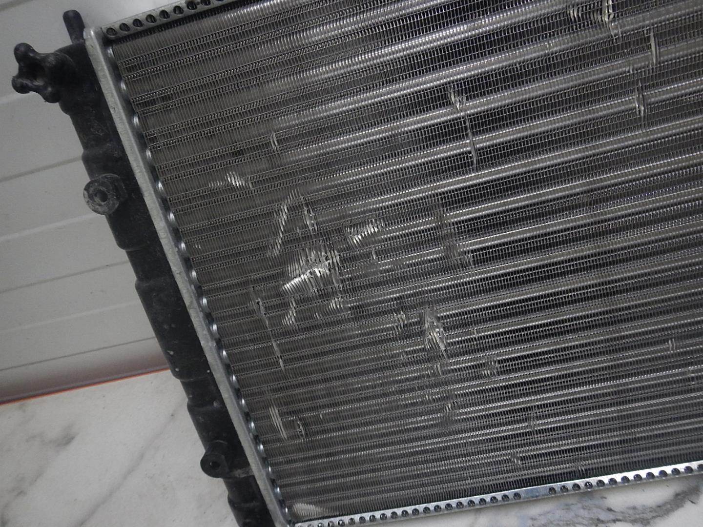 Радиатор охлаждения двигателя основной