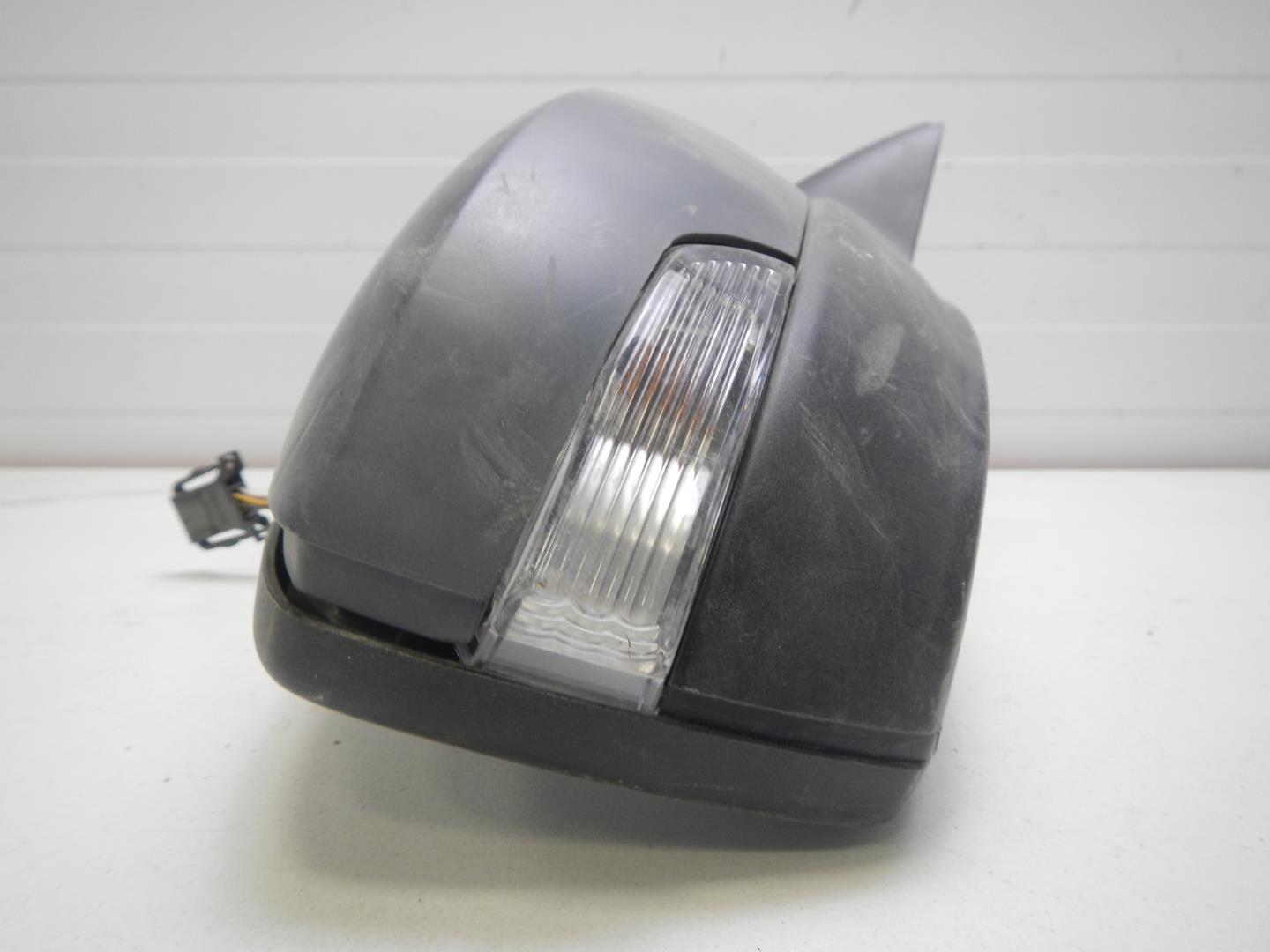 Зеркало правое электрическое