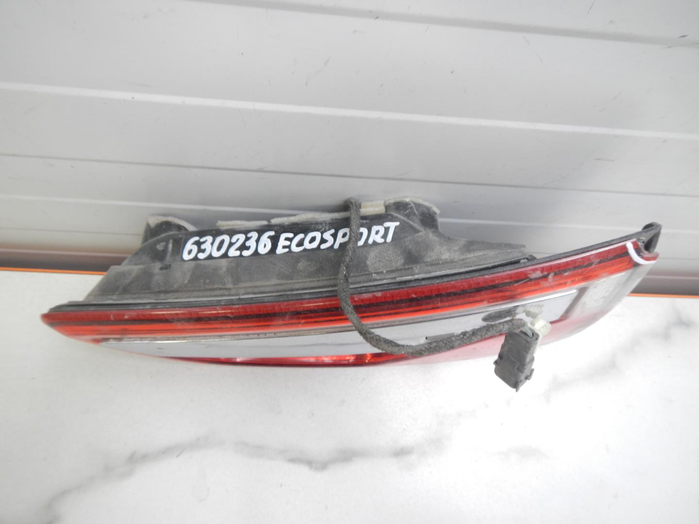 Фонарь задний внутренний правый