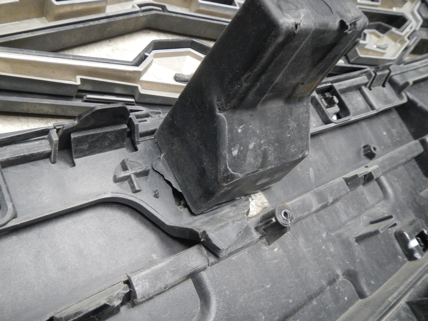 Бампер передний