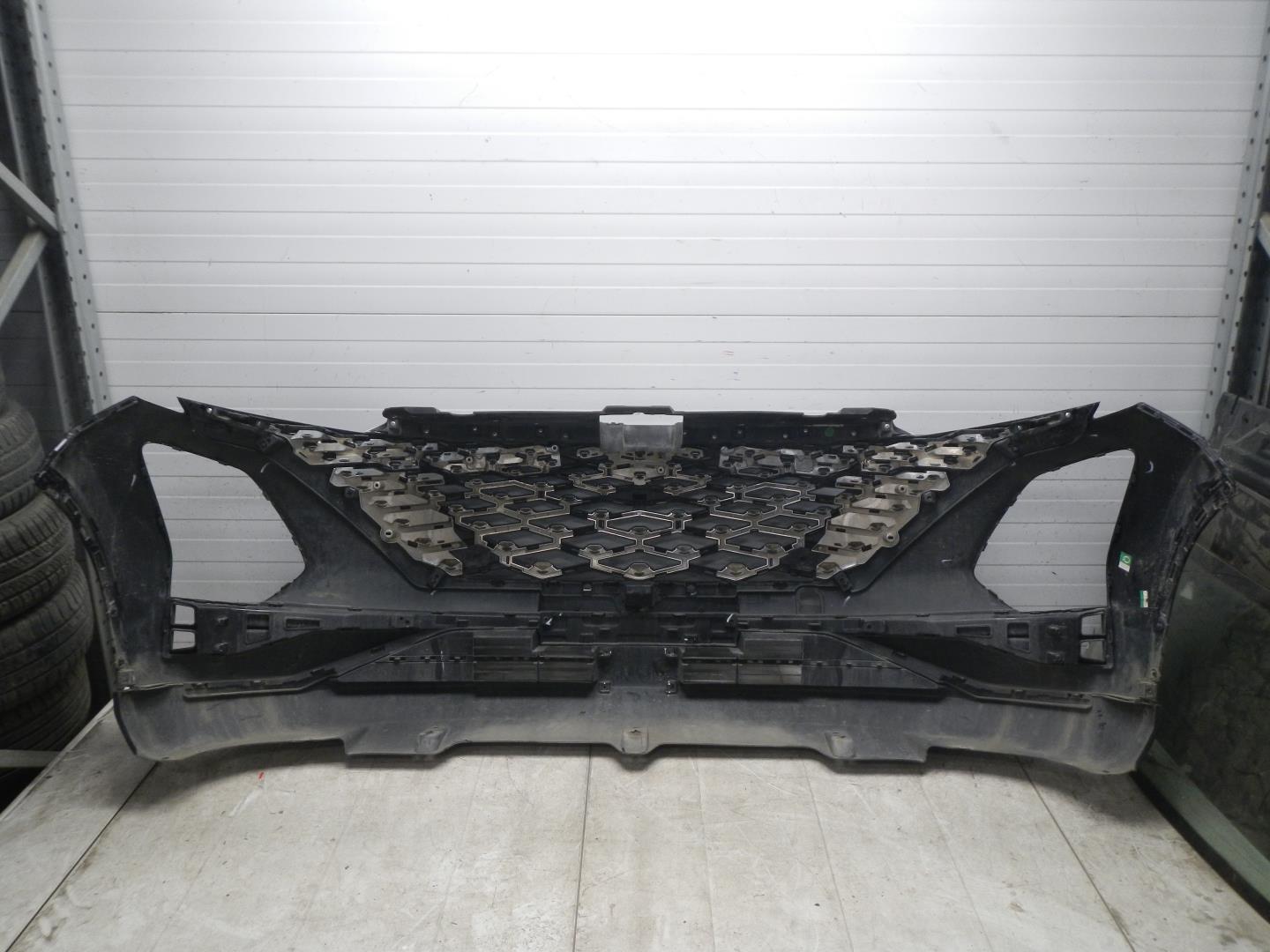 Бампер передний