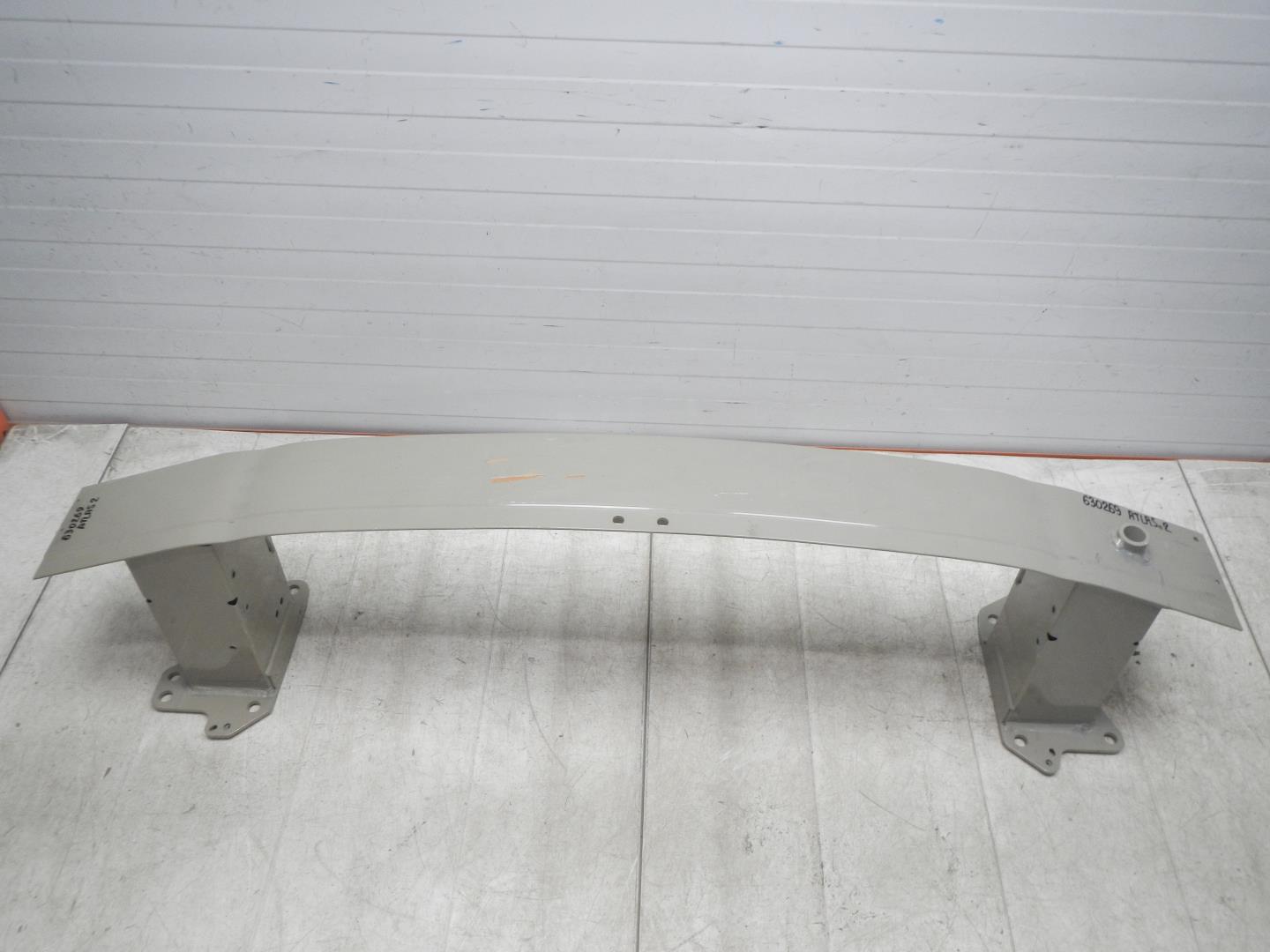 Усилитель переднего бампера