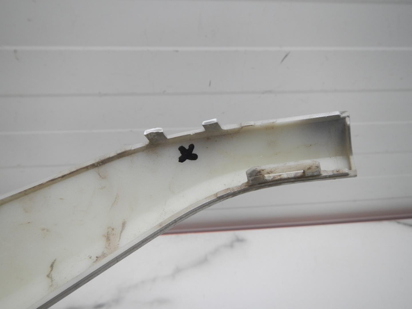 Молдинг заднего бампера