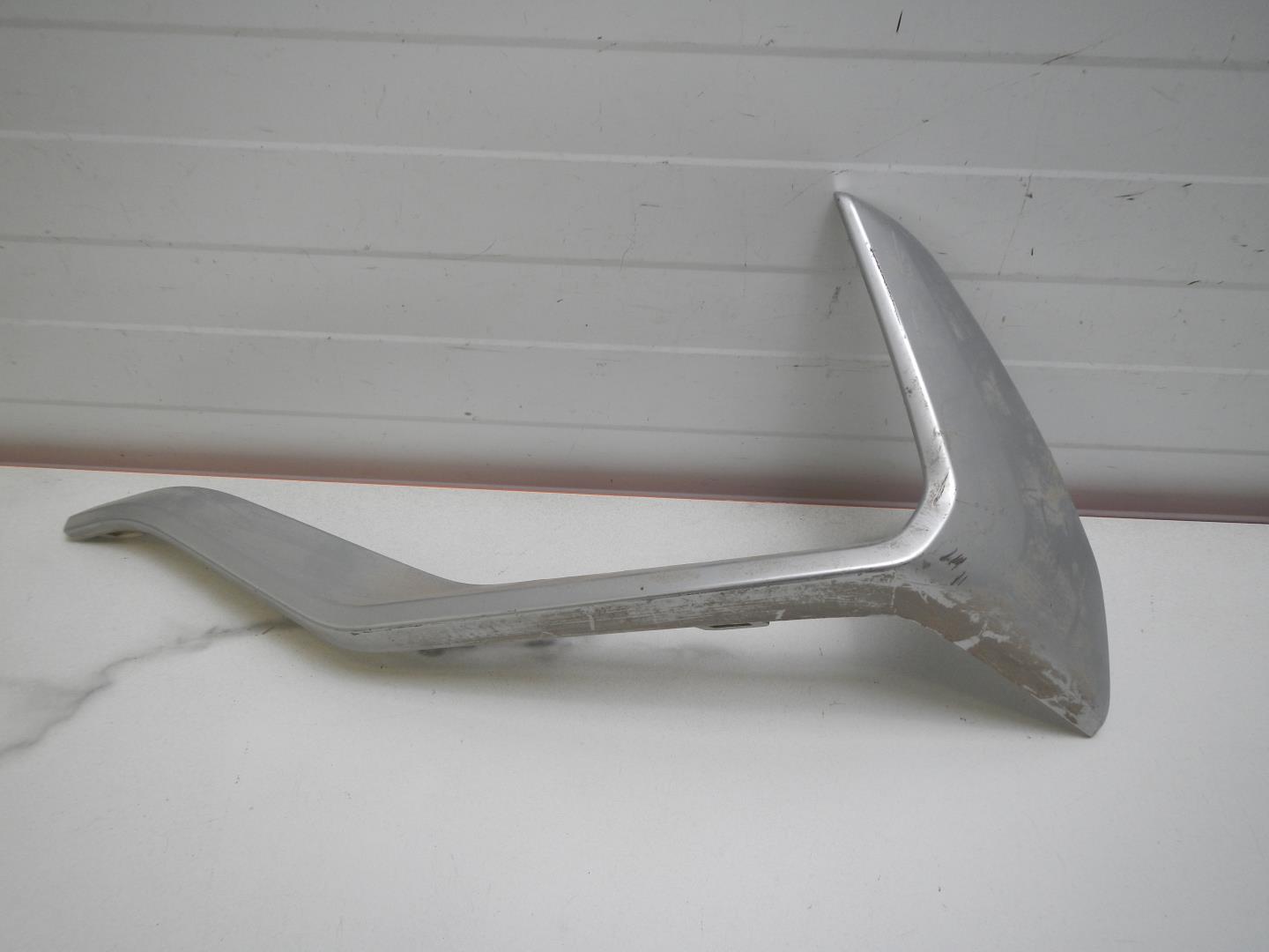 Молдинг заднего бампера