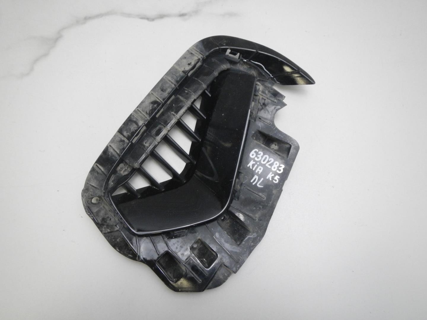 Решетка в бампер левая