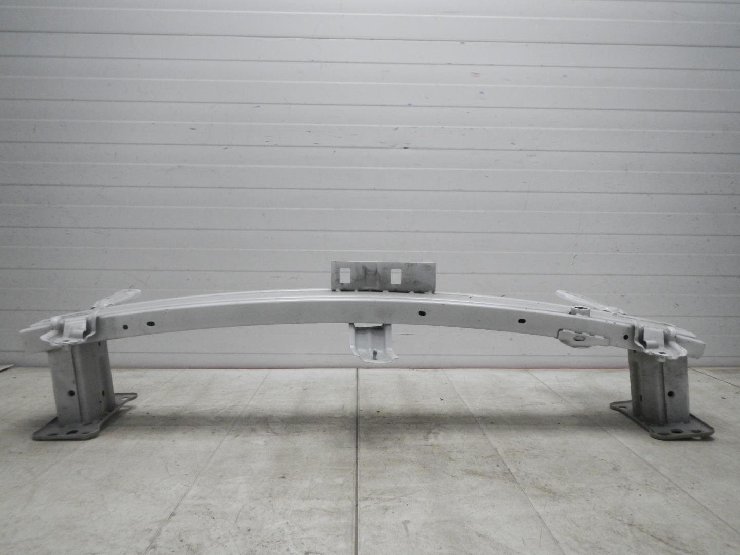 Усилитель заднего бампера