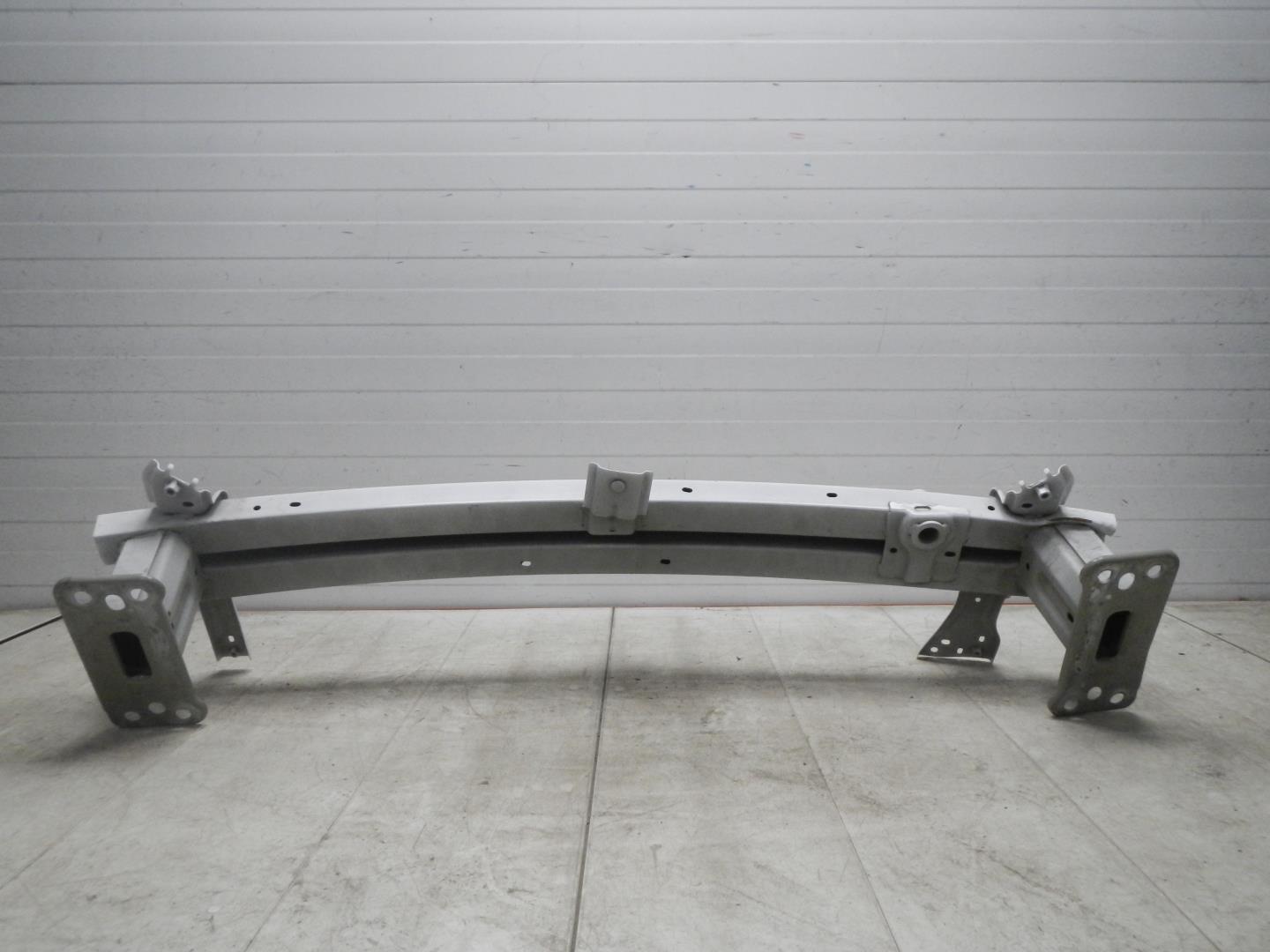 Усилитель заднего бампера