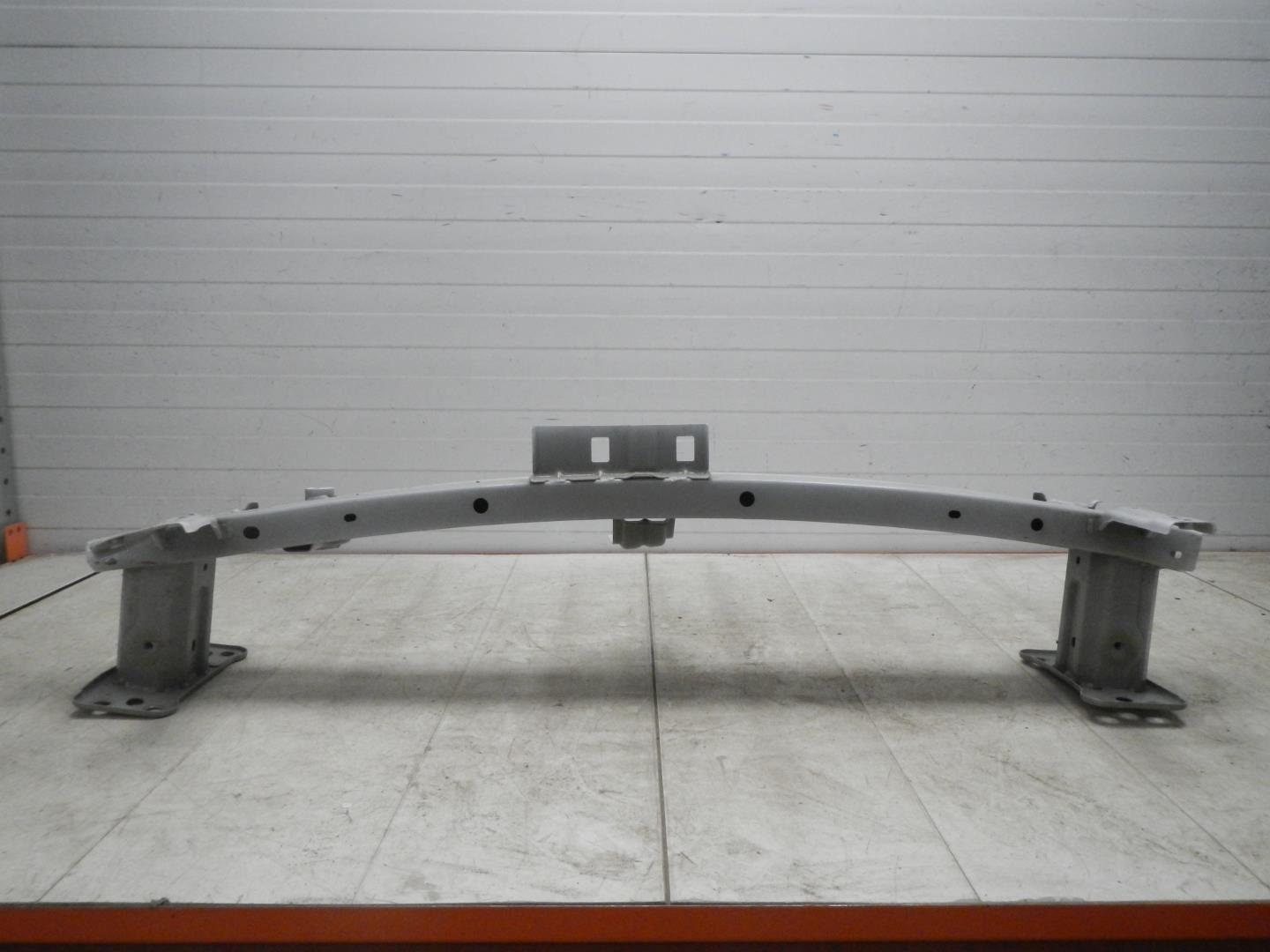 Усилитель заднего бампера