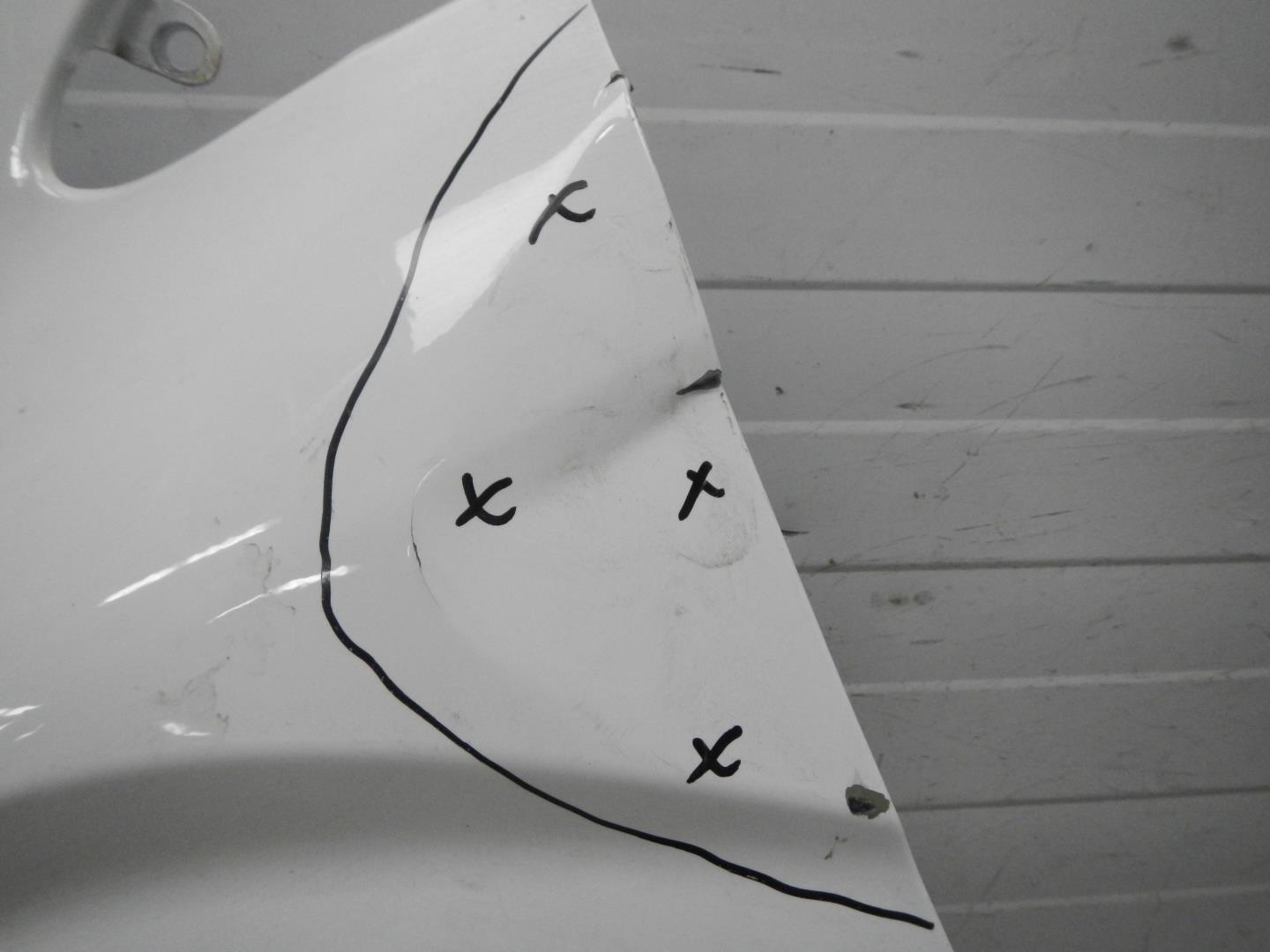 Крыло переднее левое