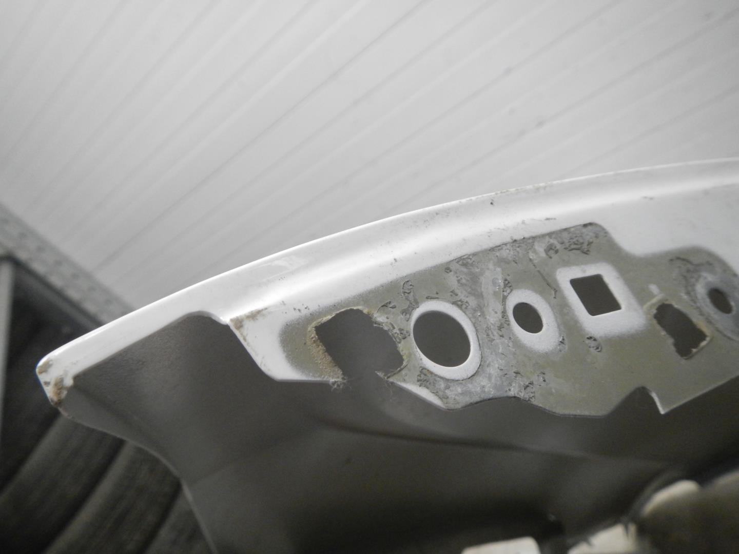 Крыло переднее левое