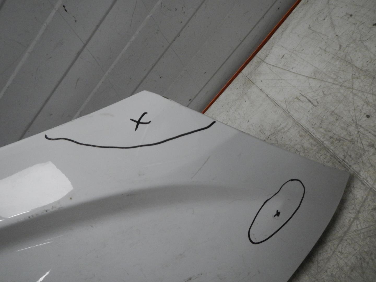 Крыло переднее правое