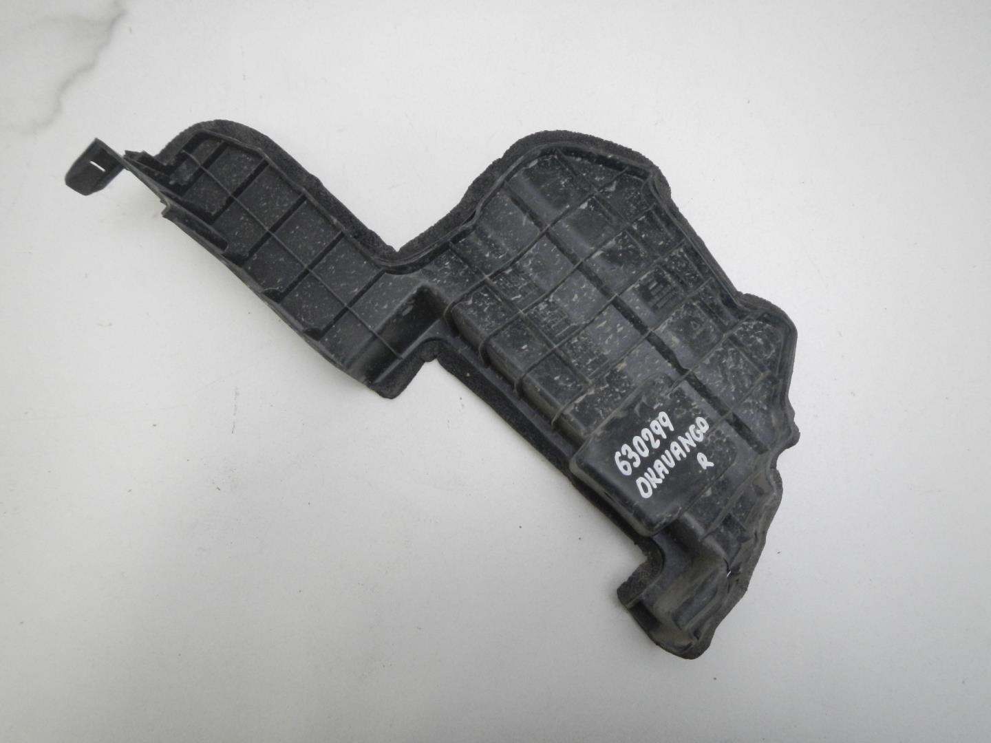 Воздуховод радиатора правый