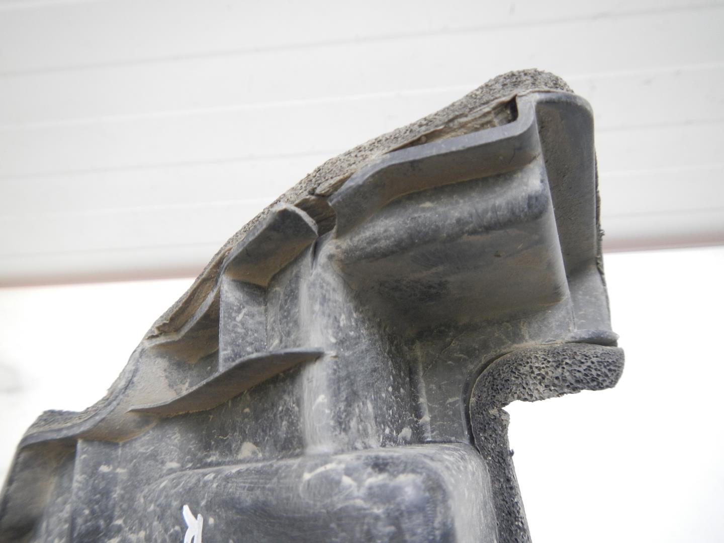 Воздуховод радиатора правый