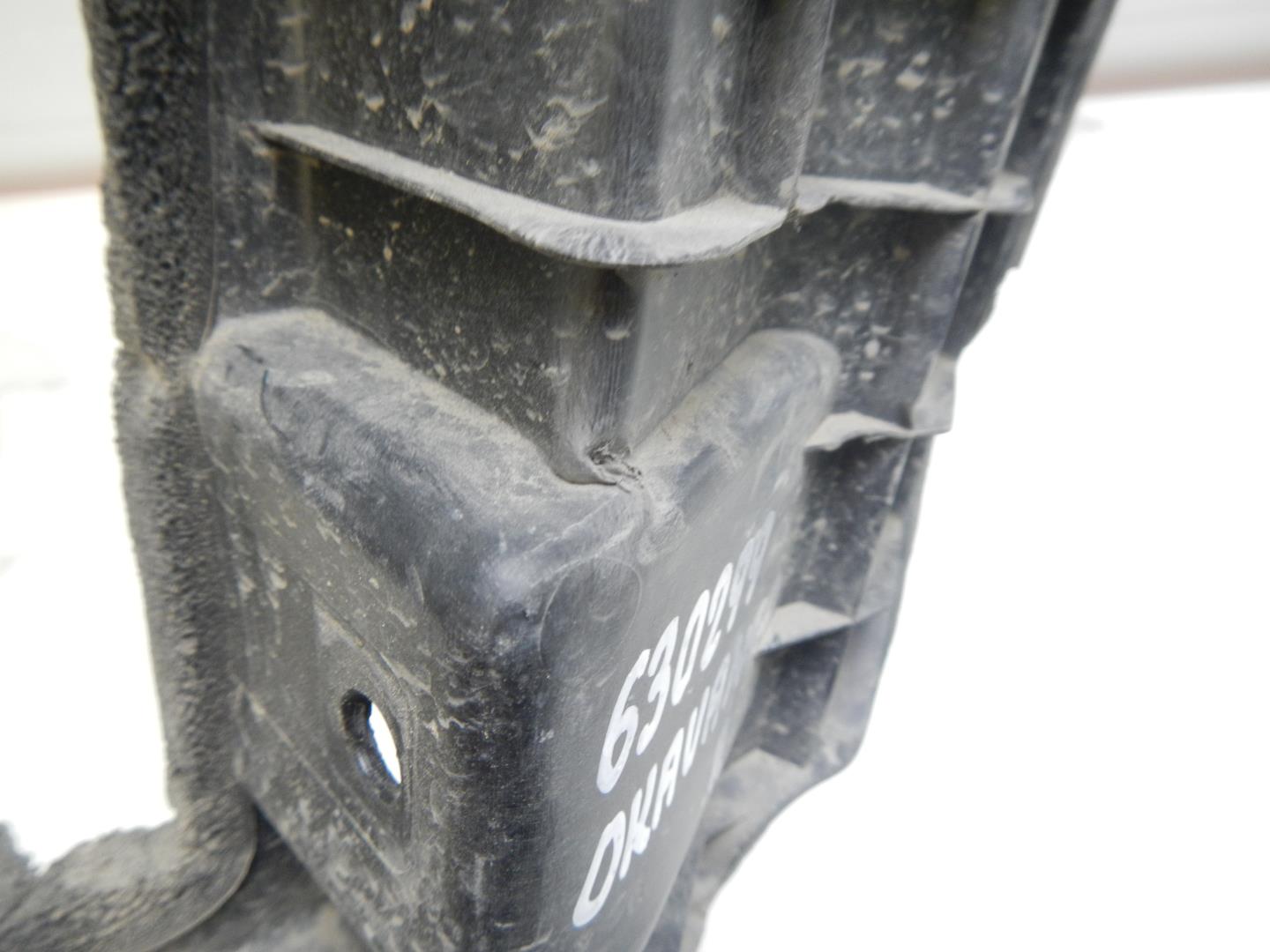 Воздуховод радиатора правый