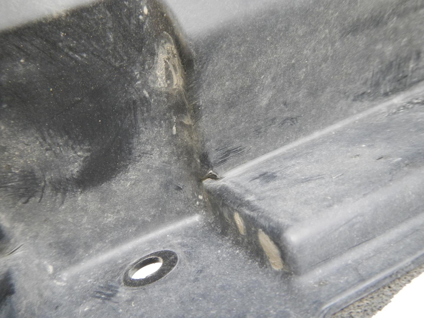 Воздуховод радиатора правый