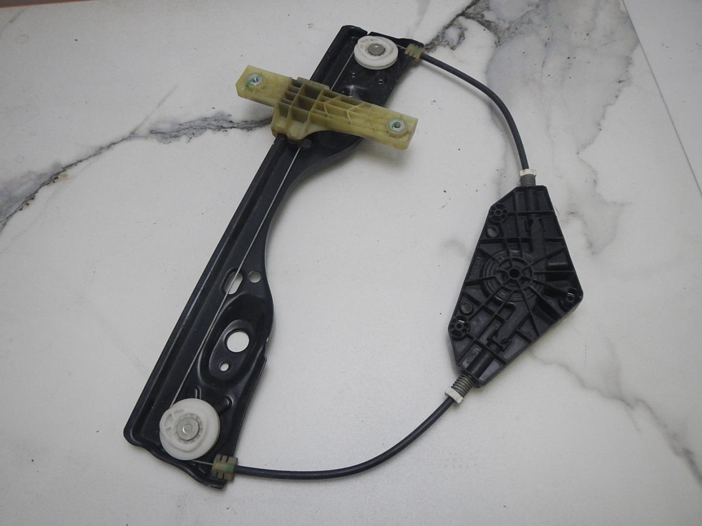 Стеклоподъемник электр. задний правый