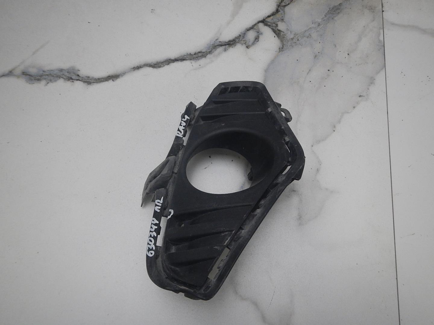 Решетка в бампер правая