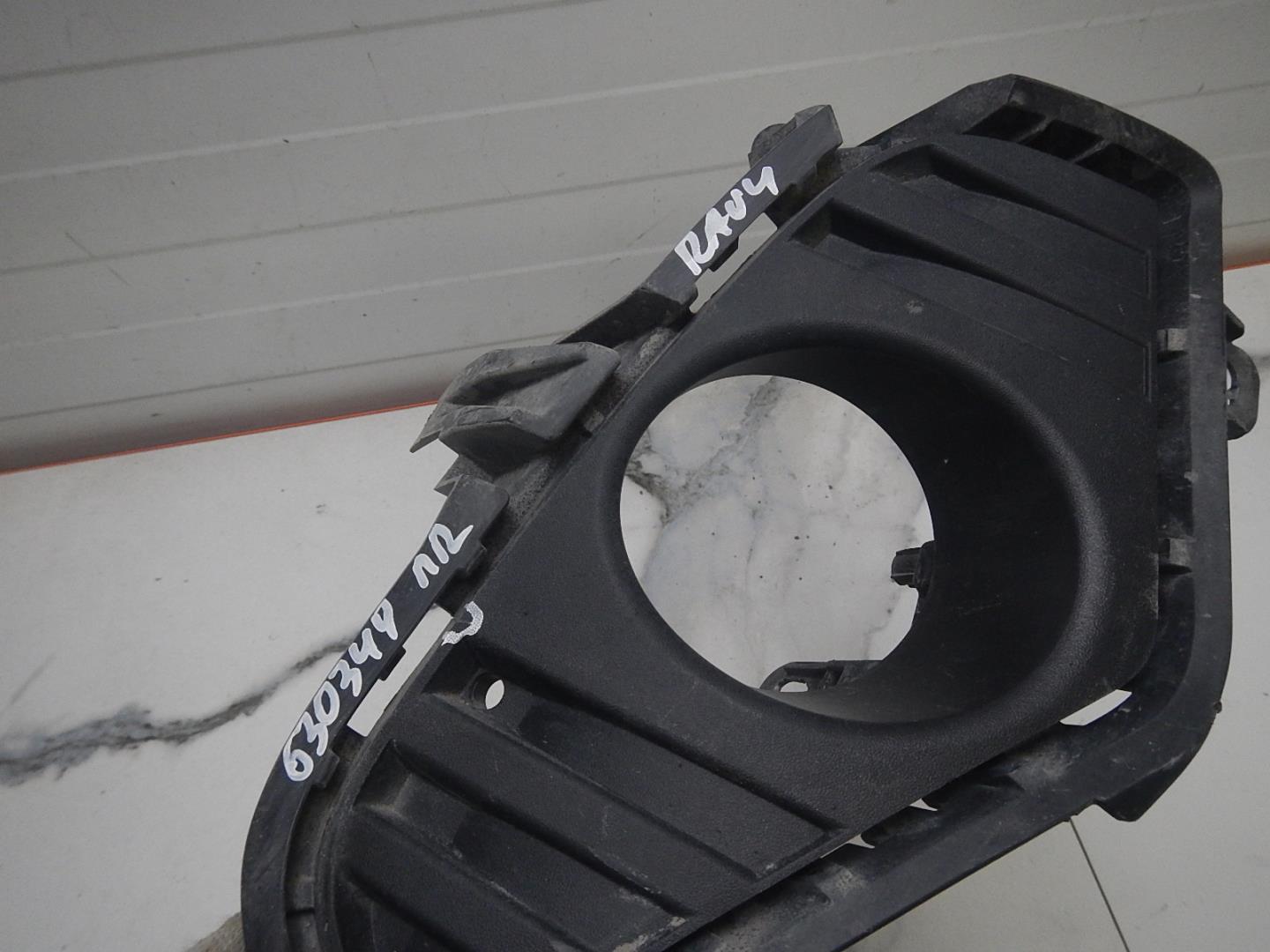 Решетка в бампер правая