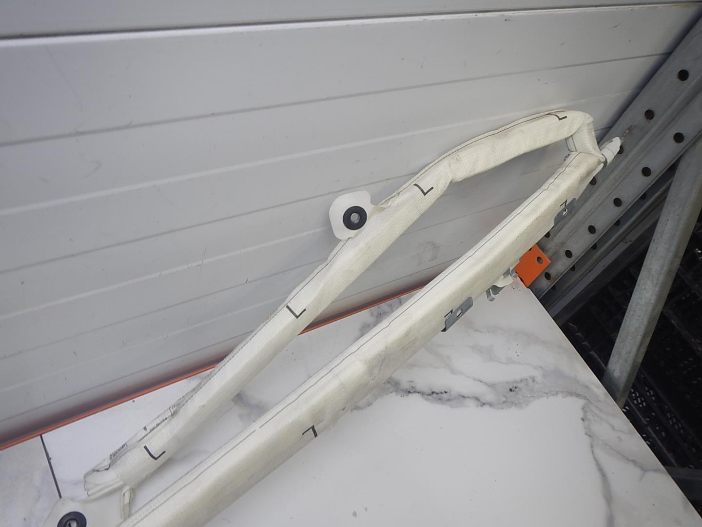 Подушка безопасности боковая (шторка)