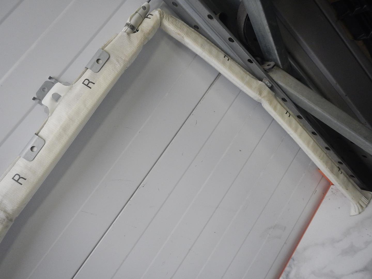 Подушка безопасности боковая (шторка)