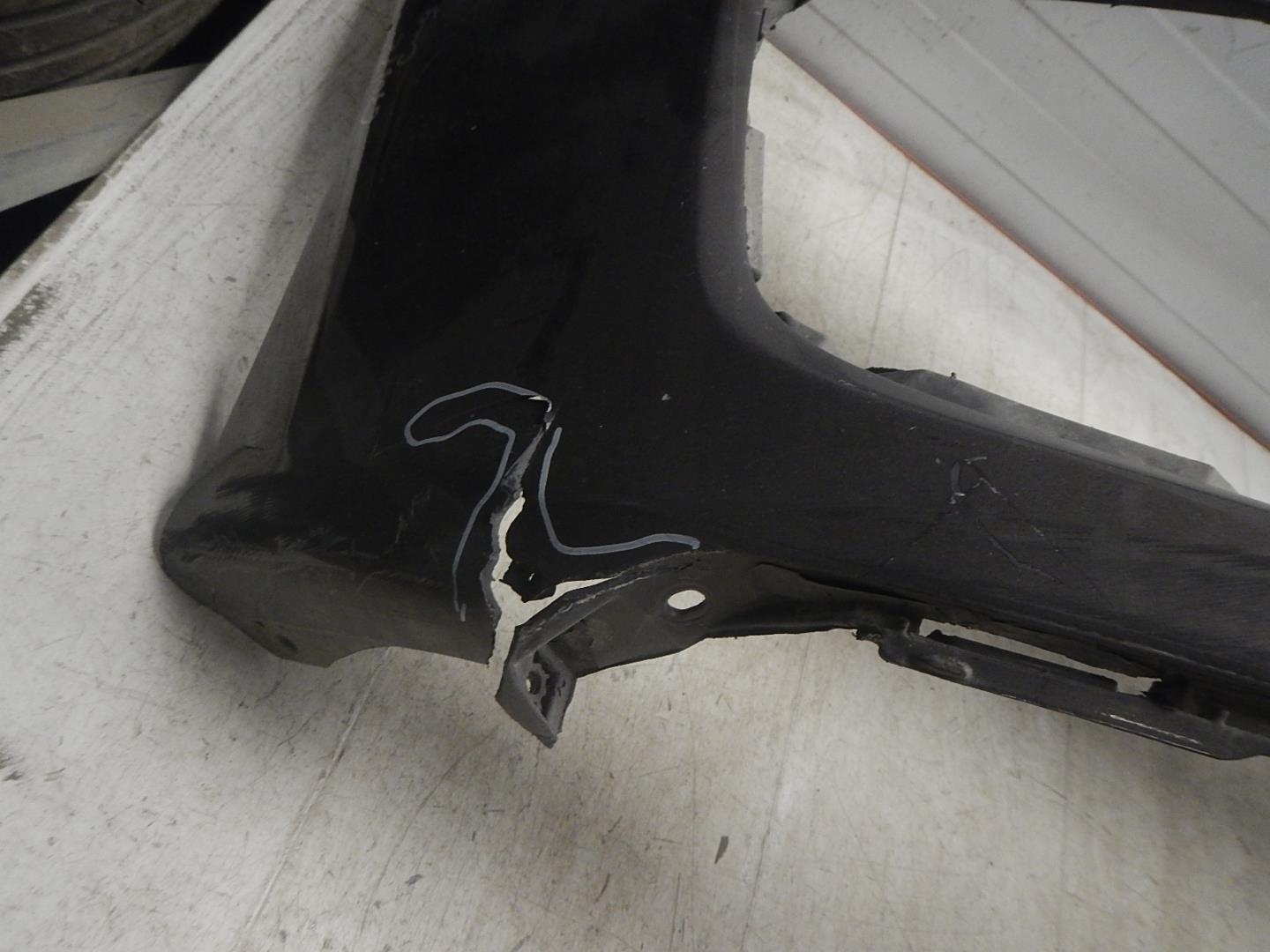 Бампер передний