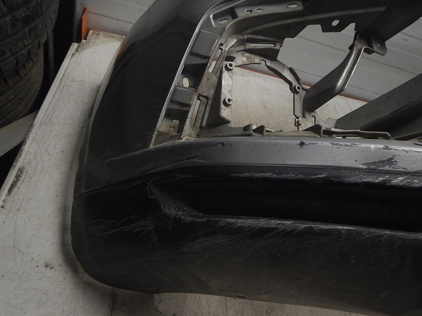 Бампер передний