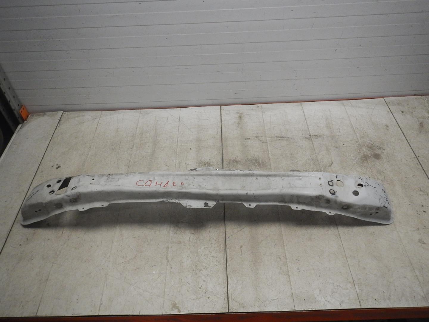 Усилитель переднего бампера