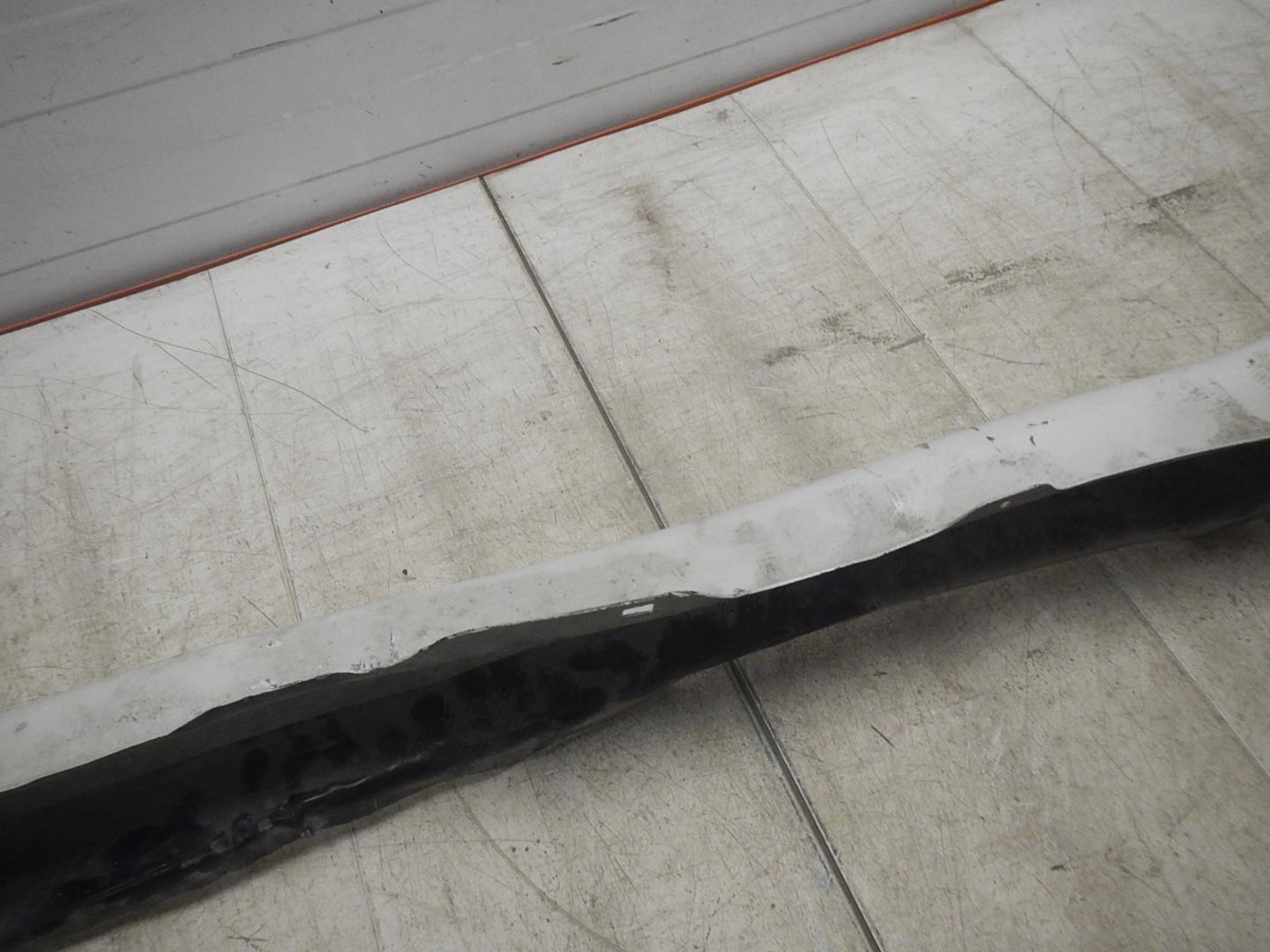 Усилитель переднего бампера