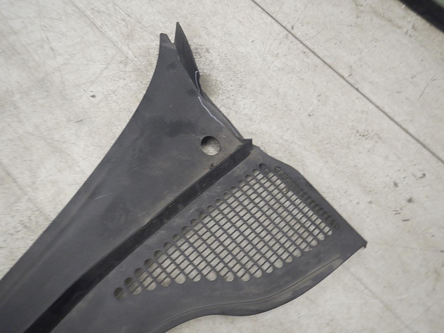 Решетка стеклоочистителей (Жабо)