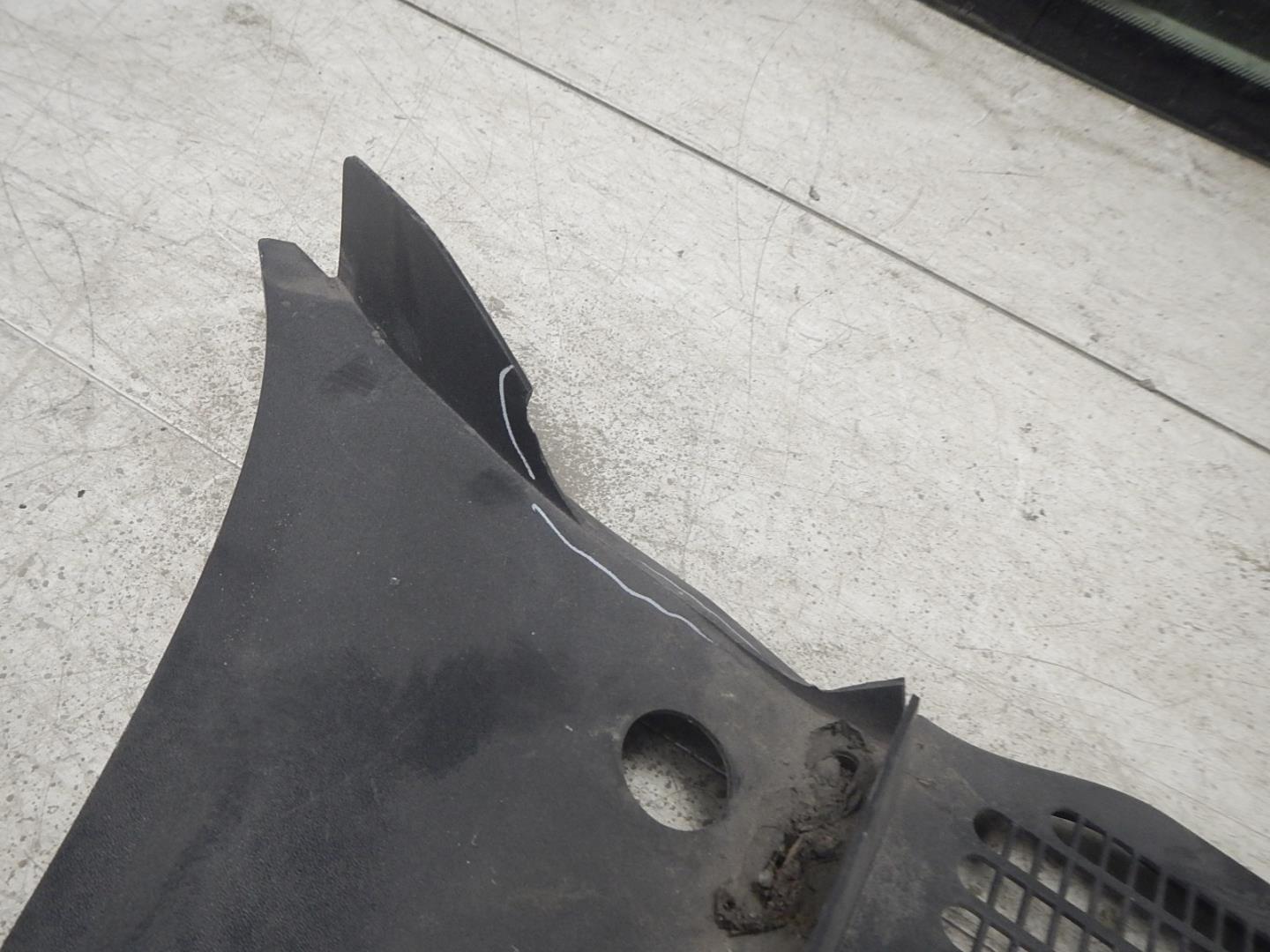 Решетка стеклоочистителей (Жабо)