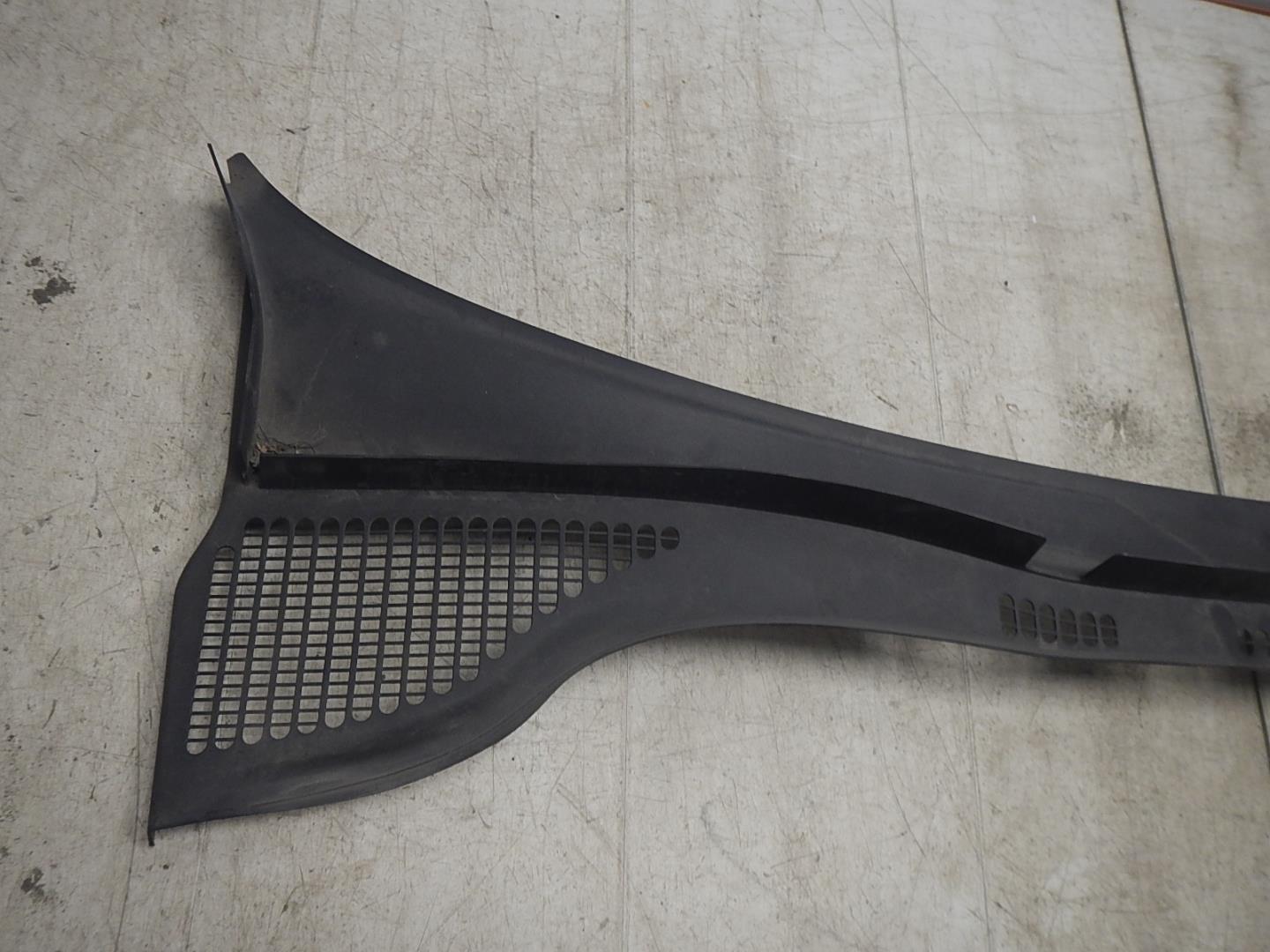 Решетка стеклоочистителей (Жабо)