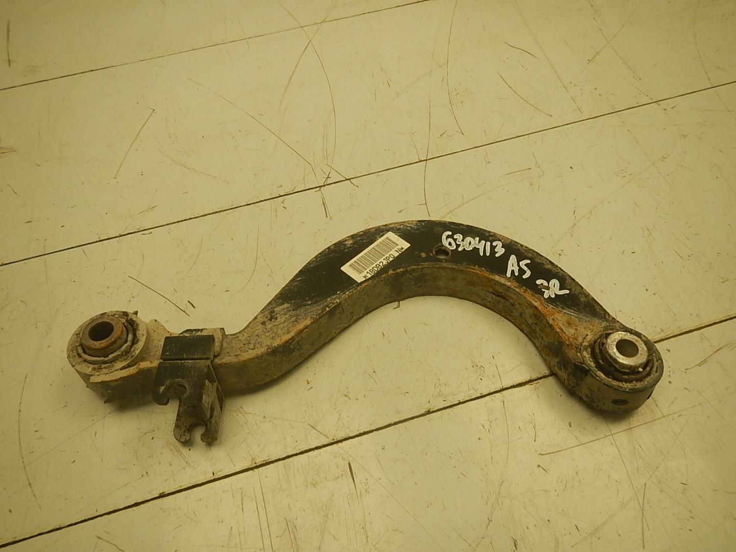 Рычаг задний верхний правый