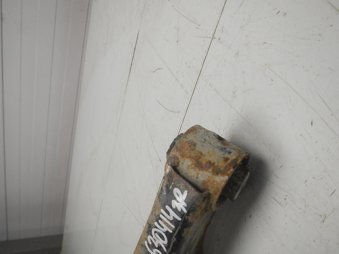 Рычаг задний нижний правый