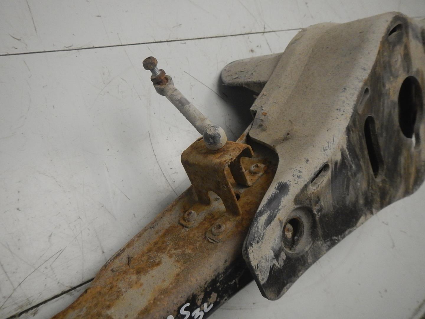 Рычаг задний нижний левый