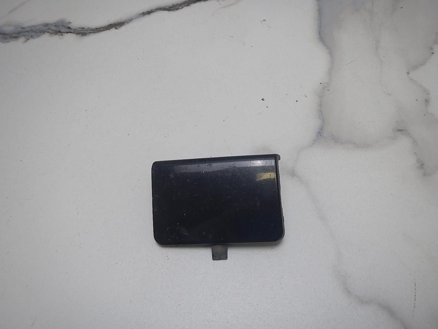 Заглушка буксировочного крюка