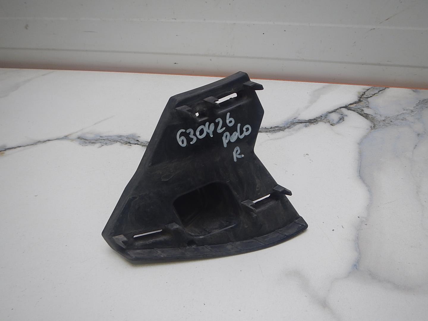 Кронштейн решетки радиатора