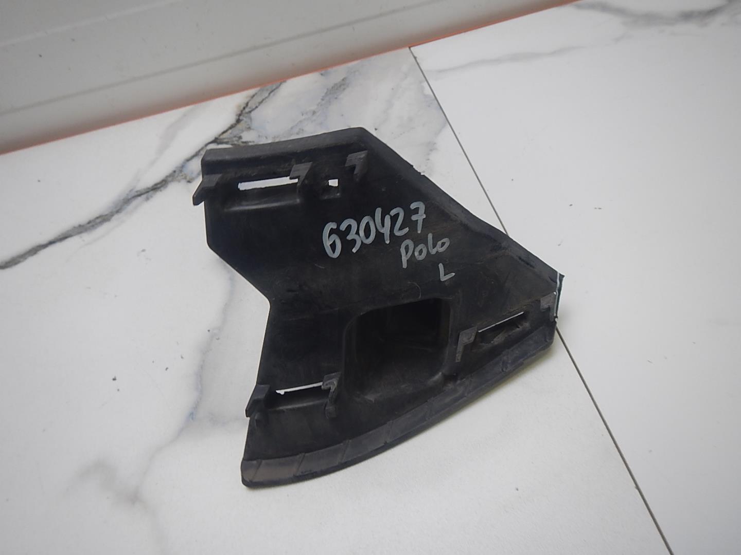 Кронштейн решетки радиатора