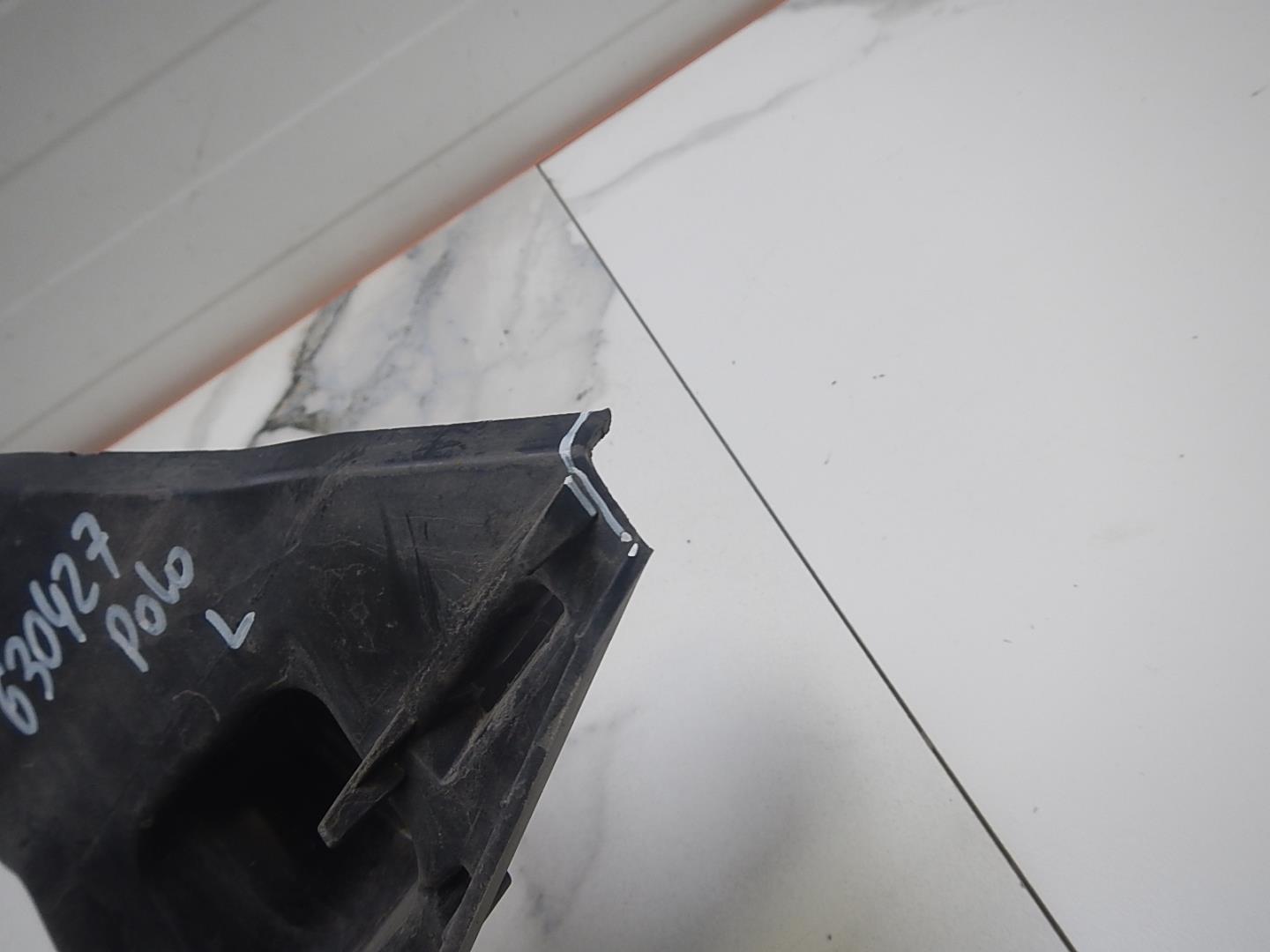 Кронштейн решетки радиатора