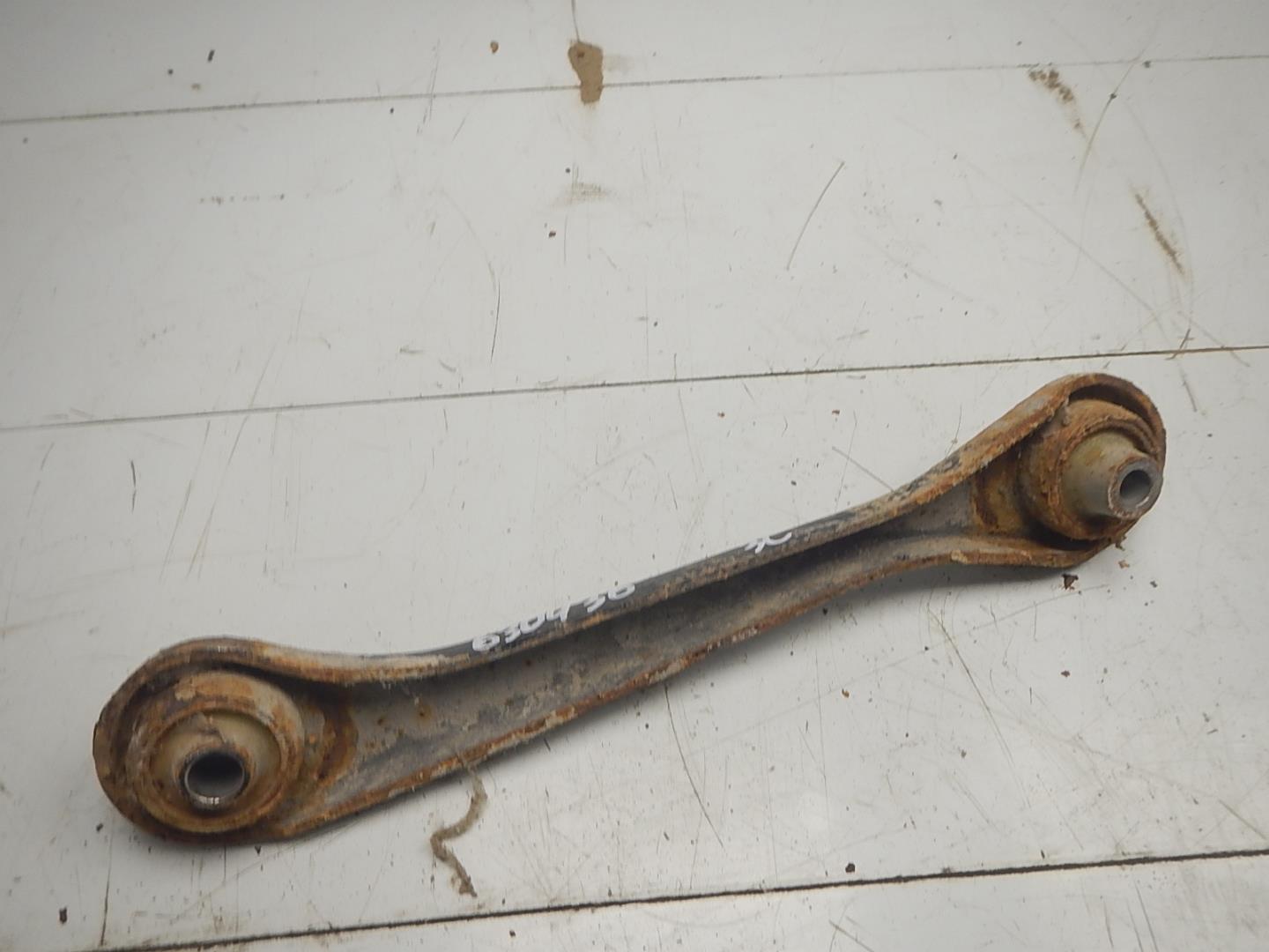 Тяга задняя поперечная