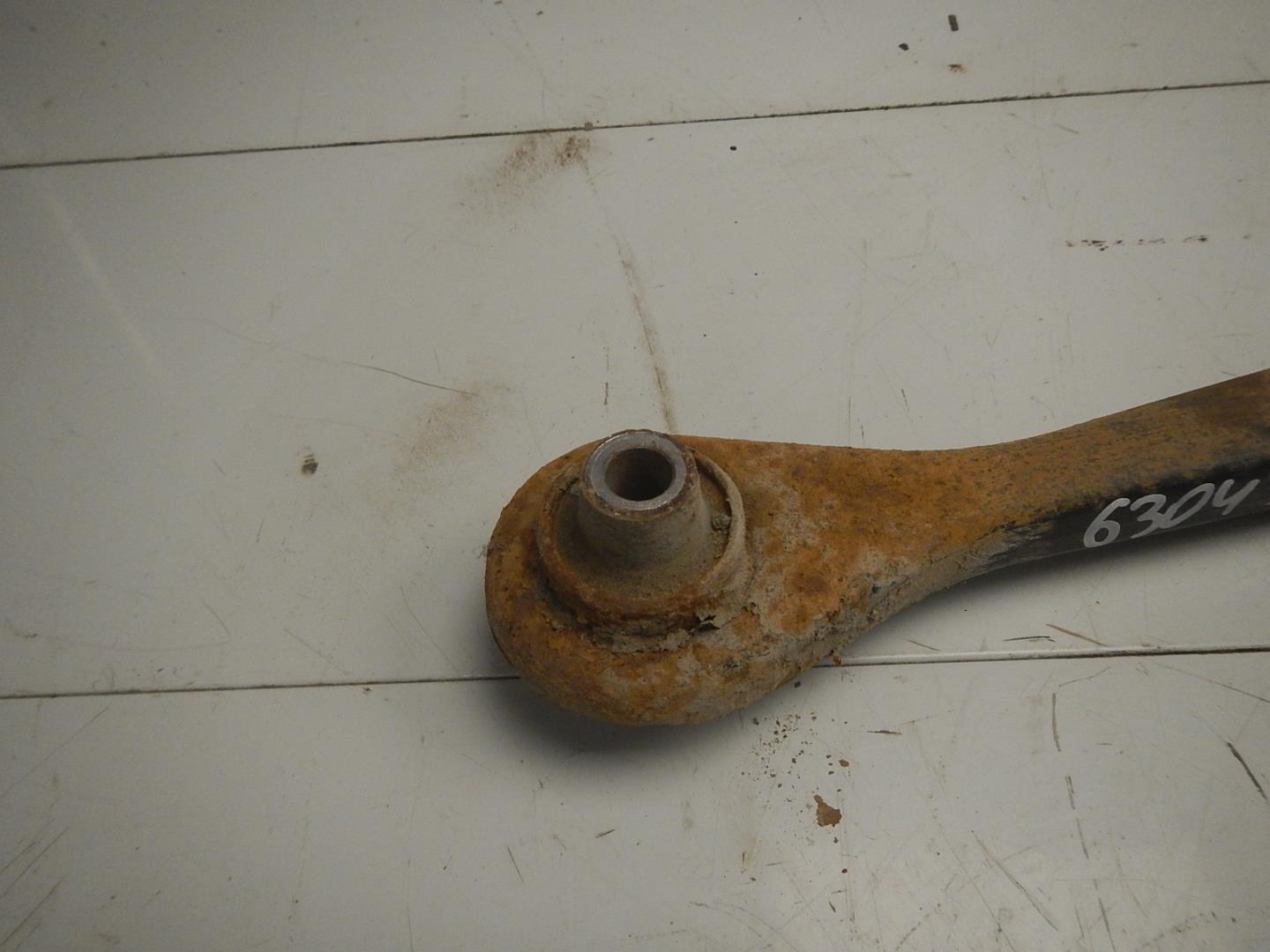 Тяга задняя поперечная