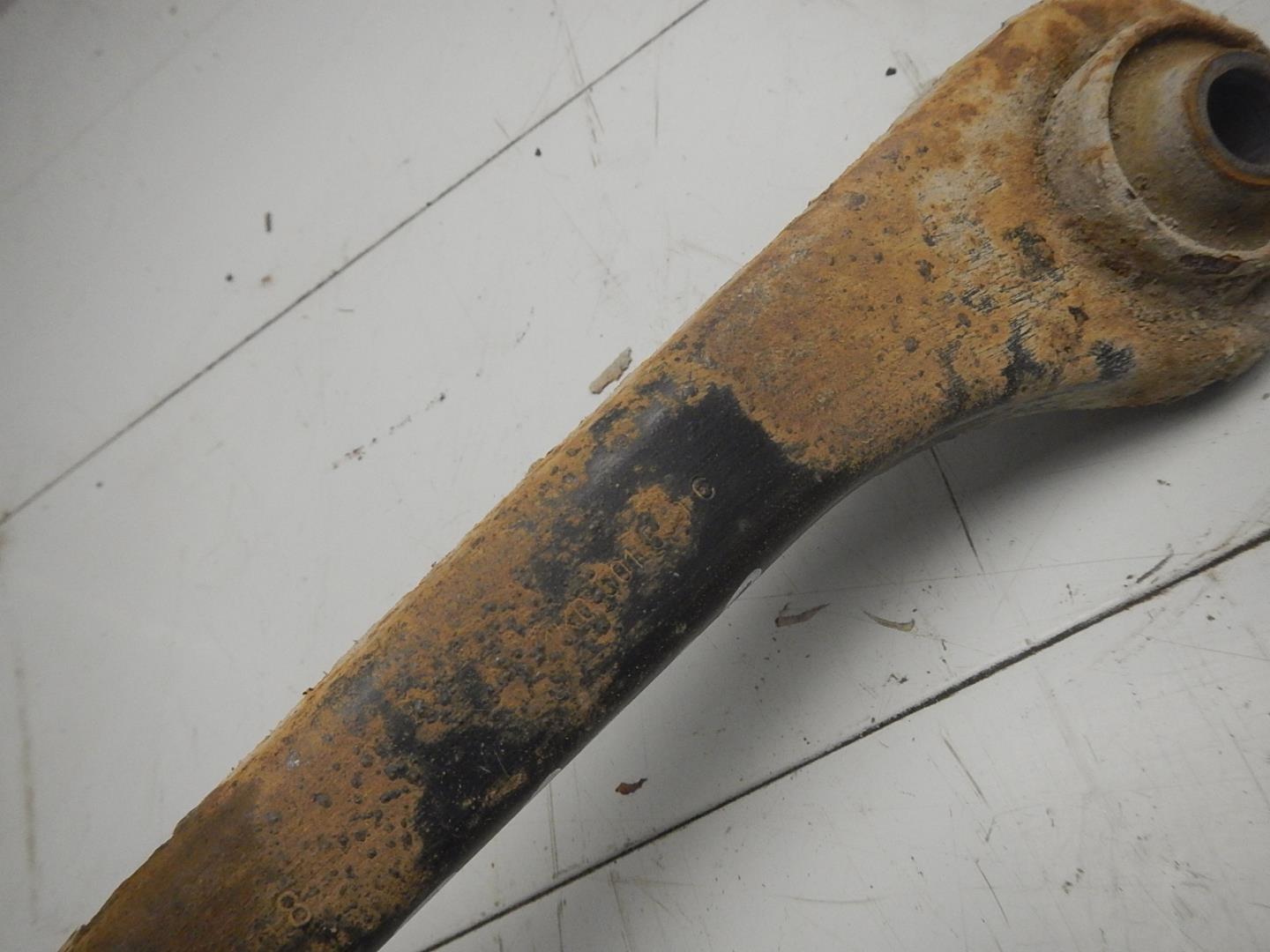 Тяга задняя поперечная