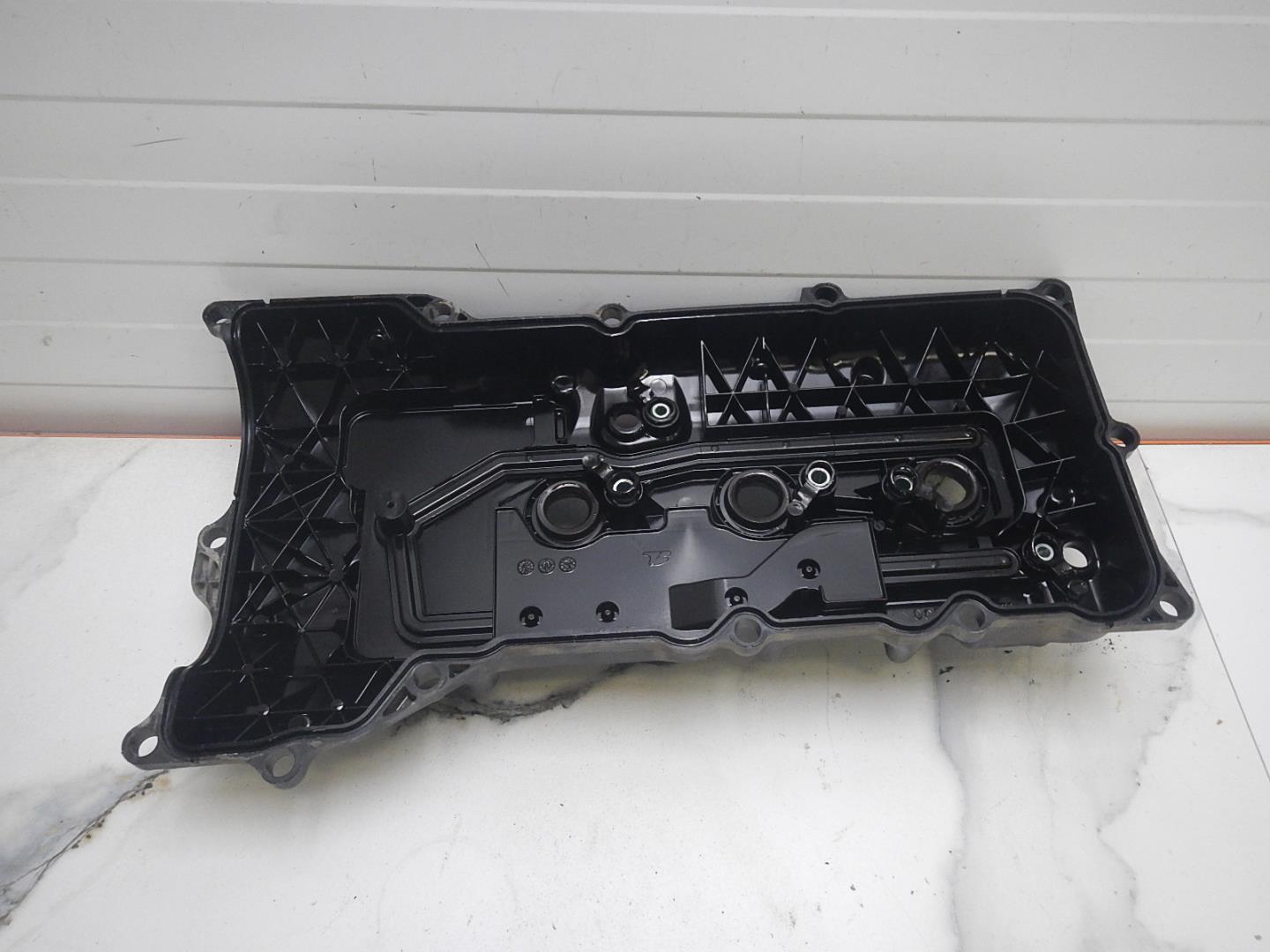 Крышка клапанная ГБЦ