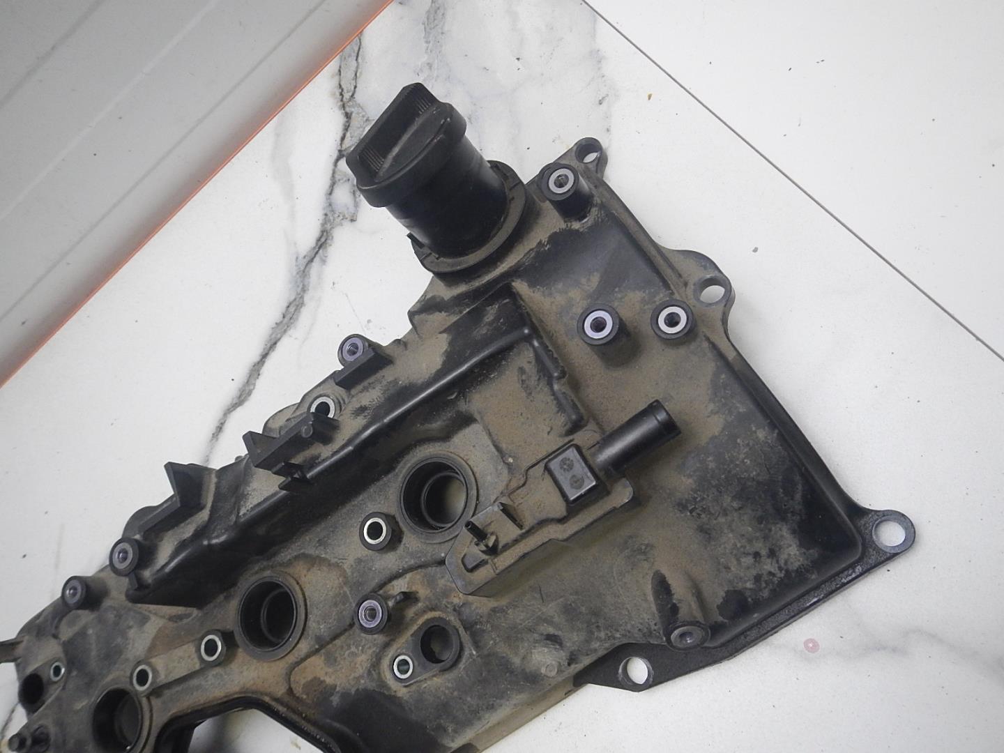 Крышка клапанная ГБЦ