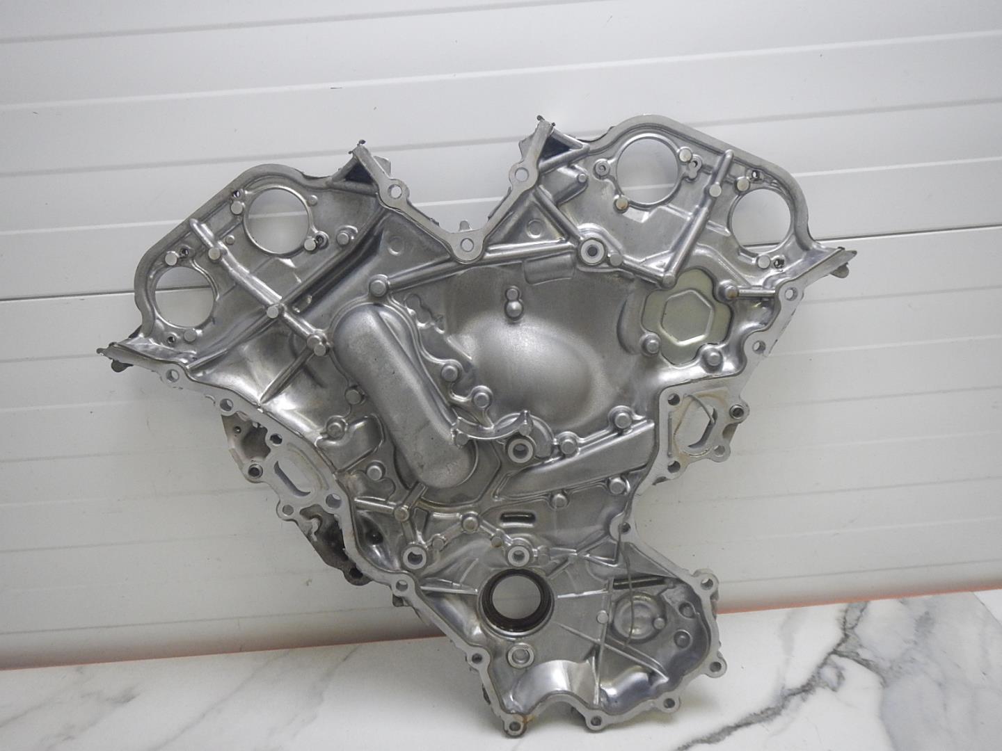 Крышка двигателя передняя