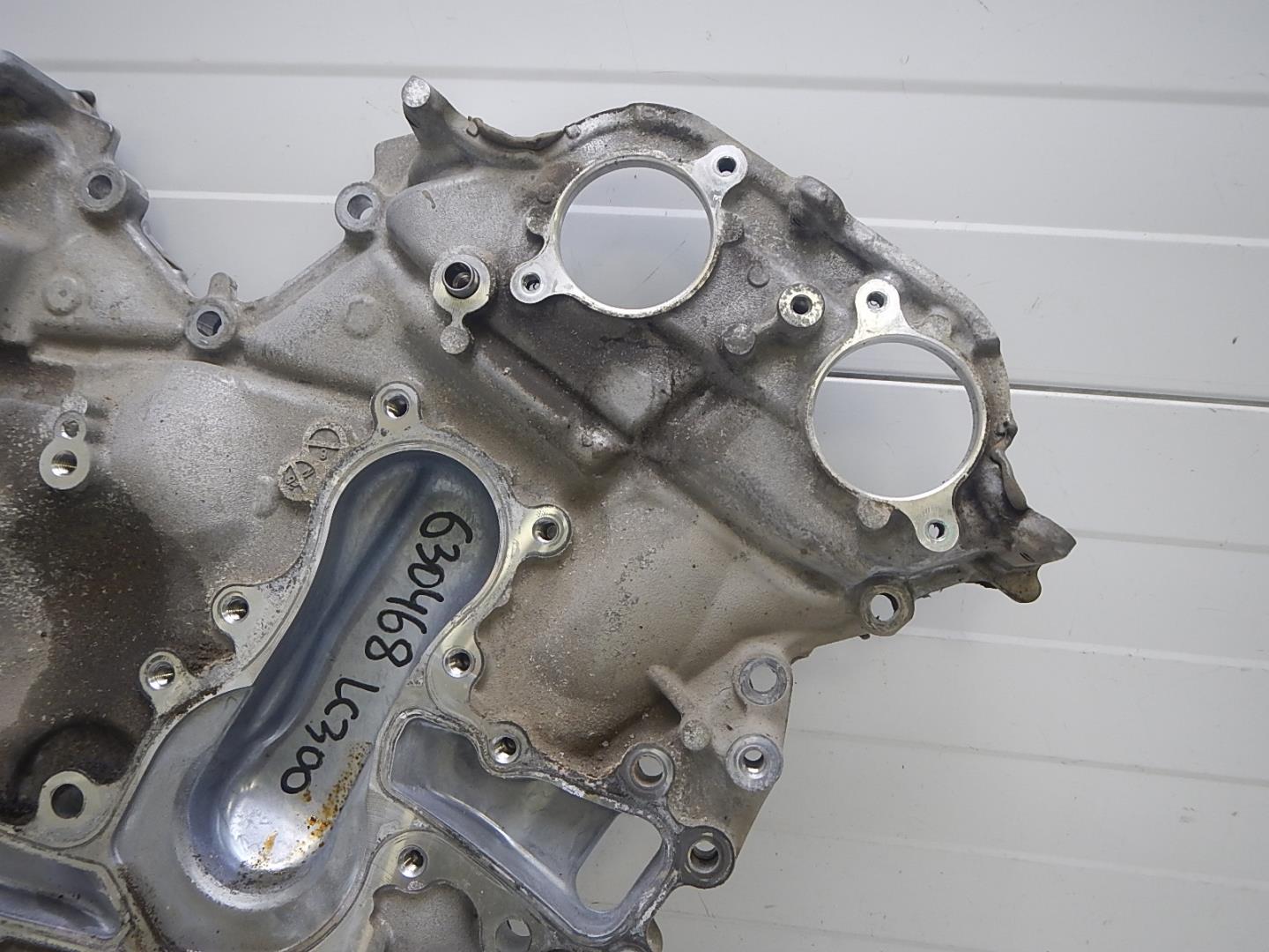 Крышка двигателя передняя